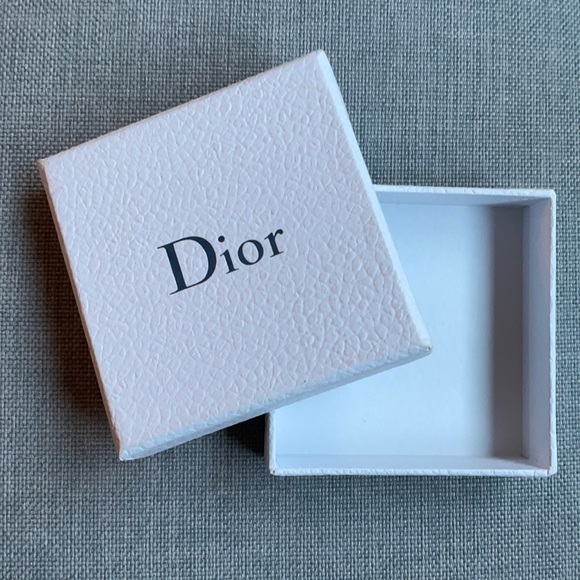 Christian Dior Small Gift Box - Picture 2 of 8